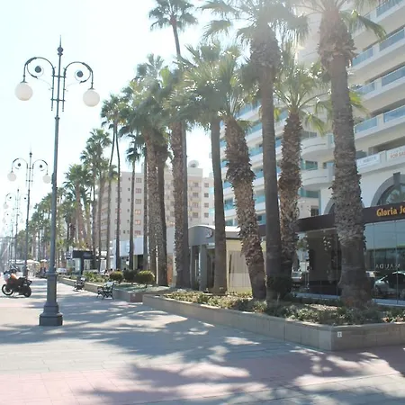 Mama Seaside Larnaca