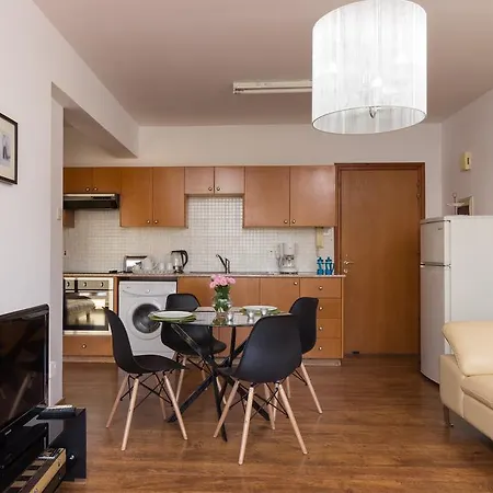 Mama Seaside Apartment Larnaca
